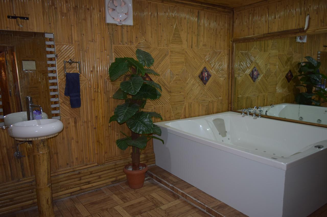 Hotel Raj Palace Risikés Kültér fotó