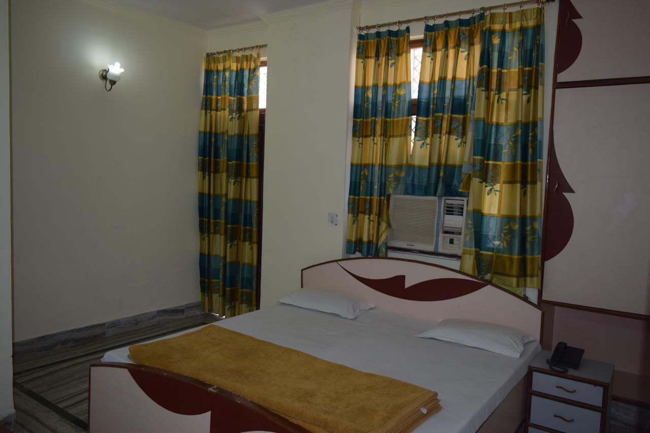 Hotel Raj Palace Risikés Kültér fotó